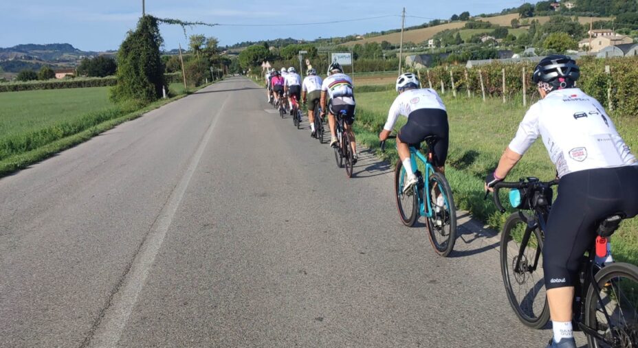Respect Day, cicloturisti in fila