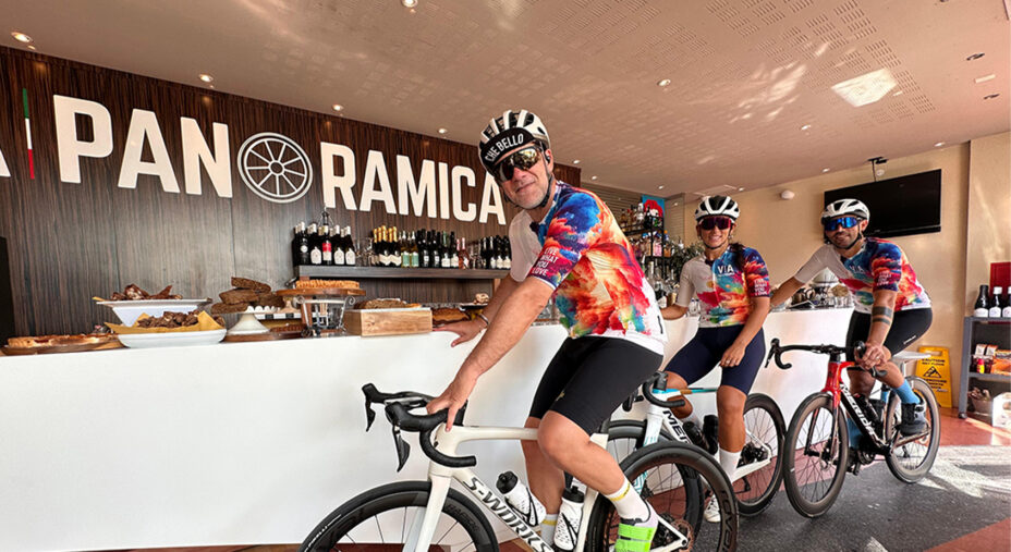 Via Panoramica, ciclisti al bar