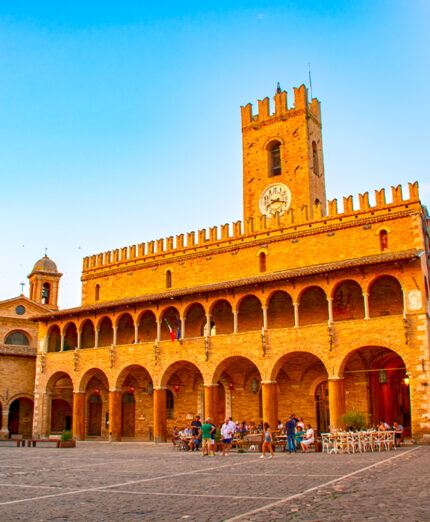 Cammino dei Cappuccini, luglio 2025, Marche, Giovanni visconti, Offida (depositphotos.com)