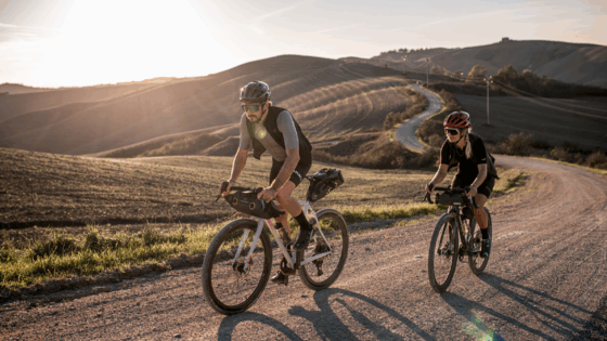 Gravel, bikepacking, viaggio, strade bianche, borse