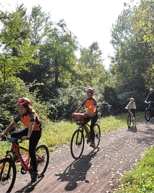 famiglia in bici