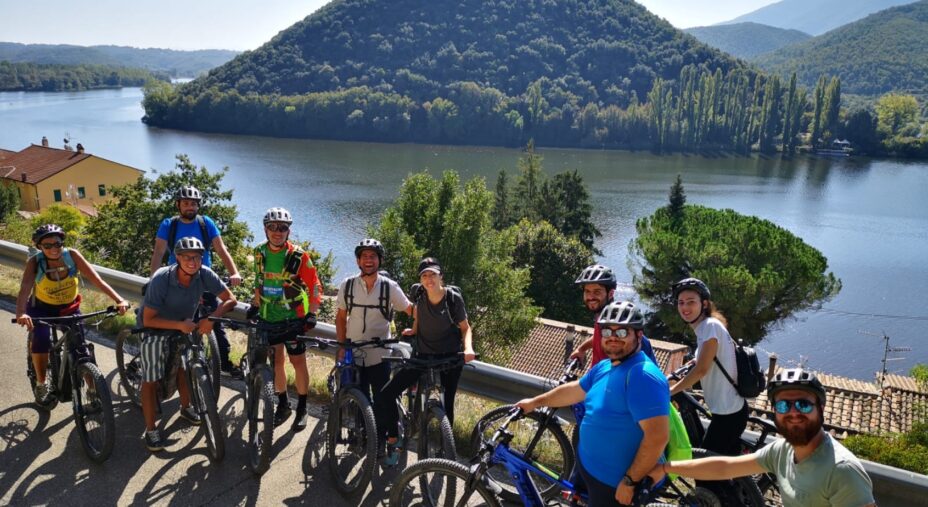 Lago di Piediluco, cicloturisti