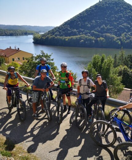 Lago di Piediluco, cicloturisti