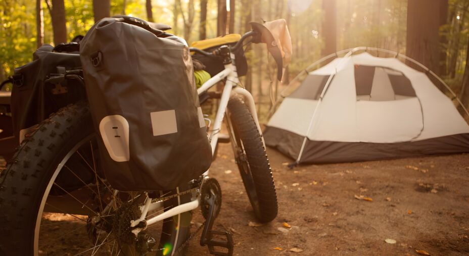 Corso Bikepacking, tenda e bici