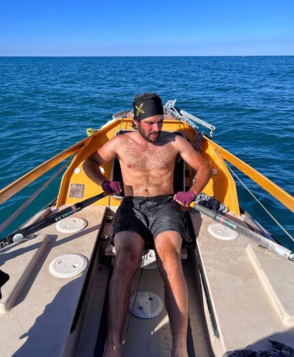 Lorenzo Barone si allena in barca