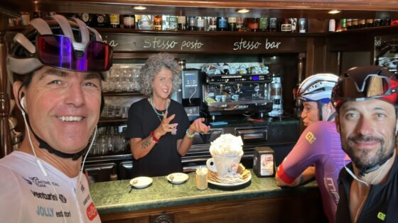 Caffe Sospeso, ciclisti al Bar Centrale di Petriolo