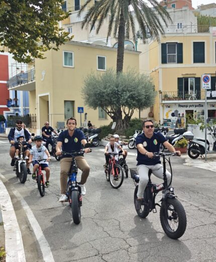 Ponza in bicicletta, pedalata urbana
