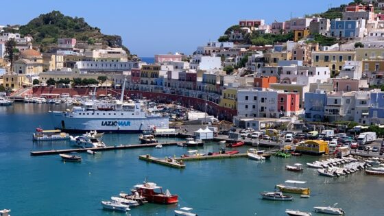 Ponza in bicicletta, vista dell'isola