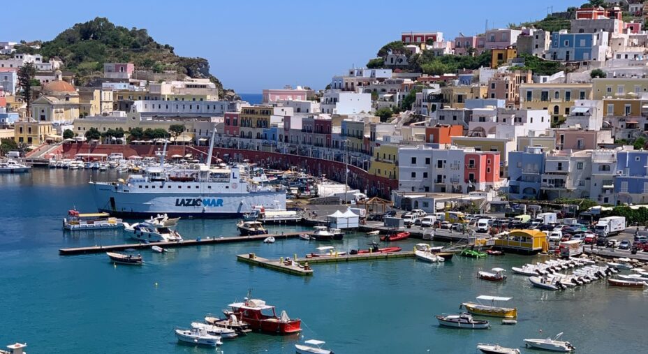 Ponza in bicicletta, vista dell'isola