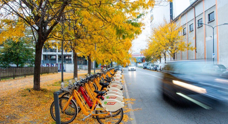 A Milano BikeMi mette a disposizione 4.280 bici muscolari e un migliaio di e-bike