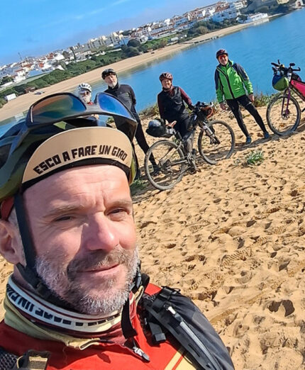 Stefano Scapitta, piemontese di 56 anni, appassionato di viaggi offroad ha lanciato il sito nel giugno scorso