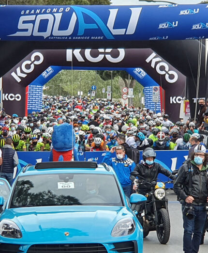 La Granfondo degli Squali ha festeggiato quest'anno il suo decennale. E' tra le più frequentate d'Italia