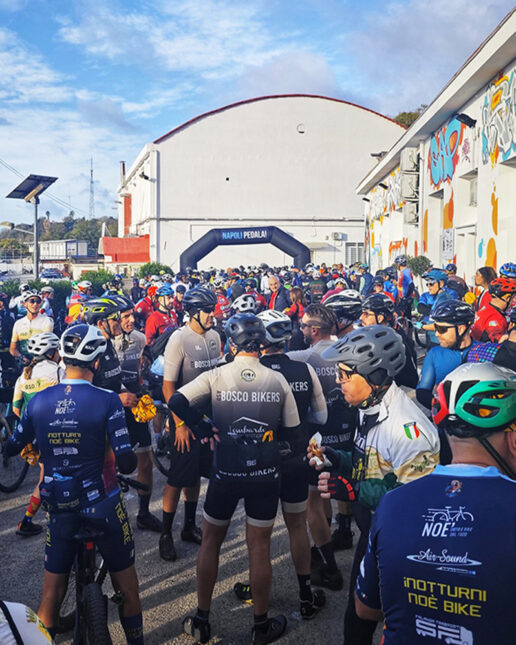 Napoli Obliqua, pedalando alla scoperta di una città diversa