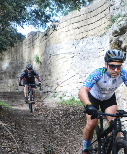 Il tracciato si distingue anche per la sua parte nel verde, dando un'immagine diversa della città