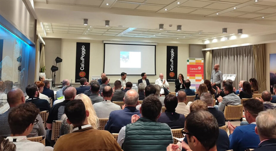 Un momento della serata, svoltasi alla presenza dei responsabili di Aurum, Lechler e Canton Colori