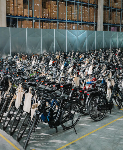 Il magazzino di Upway è fornitissimo, in ognuno dei suoi 50 punti in Europa e USA