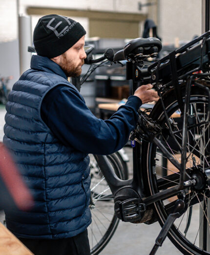 Ogni modello viene attentamente ricontrollato e lavorato, per essere reintrodotto sul mercato quasi nuovo