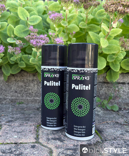 Il detergente spray pratico e funzionale è Pulitel di Spryke