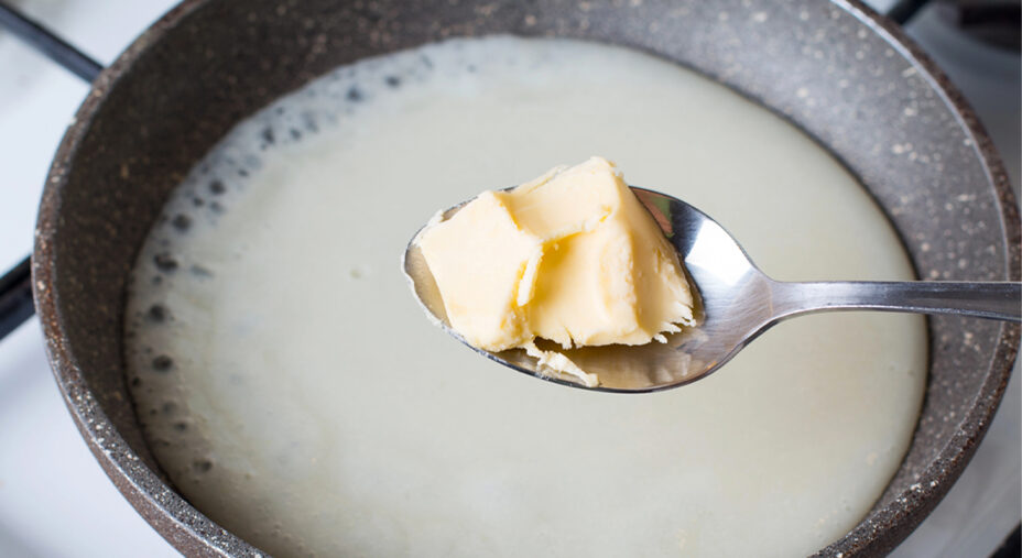 Besciamella, salsa, alimentazione, inverno burro, latte, farina (depositphotos.com)