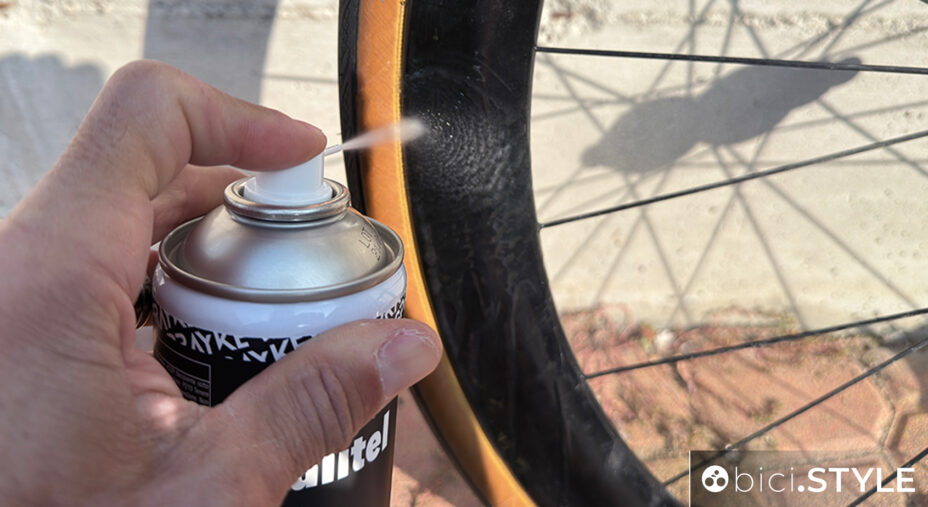 Il detergente spray pratico e funzionale è Pulitel di Spryke