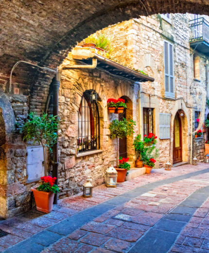 Cammino Francescano della Marca, da Assisi ad Ascoli Piceno, (depositphotos.com)