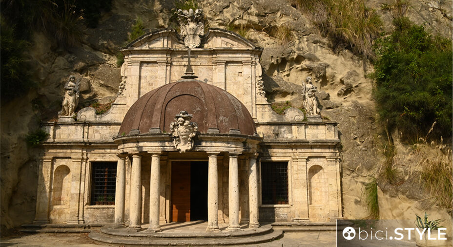 Cammino Francescano della Marca, da Assisi ad Ascoli Piceno, tempietto di Sant'Emidio alle Grotte