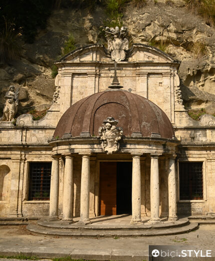 Cammino Francescano della Marca, da Assisi ad Ascoli Piceno, tempietto di Sant'Emidio alle Grotte