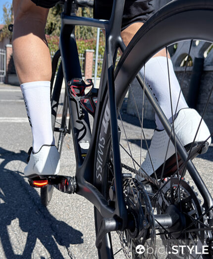 La sicurezza e la visibilità del ciclista passano anche dai pedali