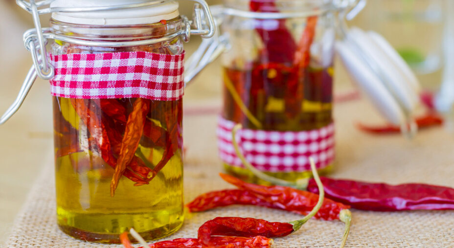 Peperoncino, alimentazione, benessere, olio piccante (depositphotos.com)