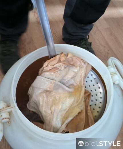 Ciclovie della Transumanza in Abruzzo, caglio suino per il Pecorino di Farindola