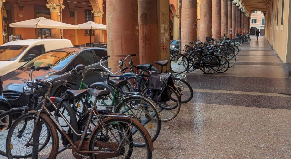 Bologna Città 30, rastrelliere