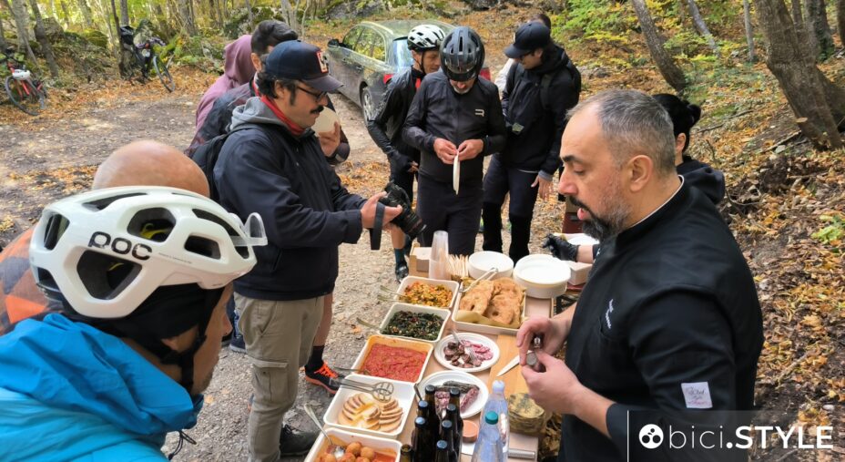 Ciclovie della Transumanza in Abruzzo, "sdijuno del pastore" spiegato dallo chef Luca Pavone