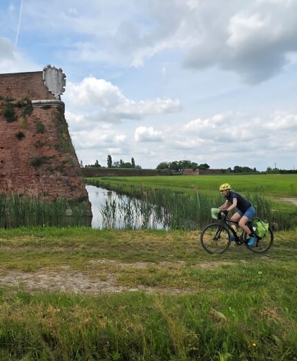 Tour Unesco Lombardia, foto Andrea Rolando, Sabbioneta, ciclista