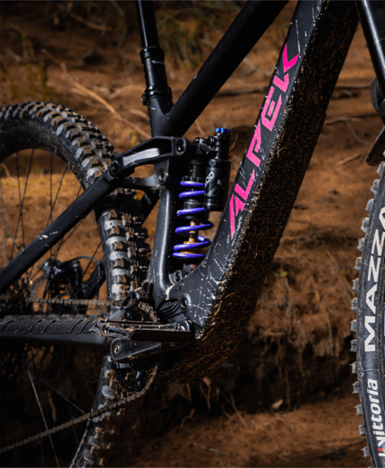 Arya di Alpek motore