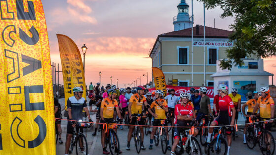 Un giorno d’inizio estate, inseguendo il sole, ma sui pedali…