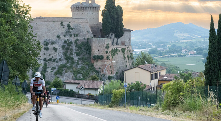 Lungo il percorso i partecipanti trovano svariati punti di grande fascino, naturale ma anche architettonico