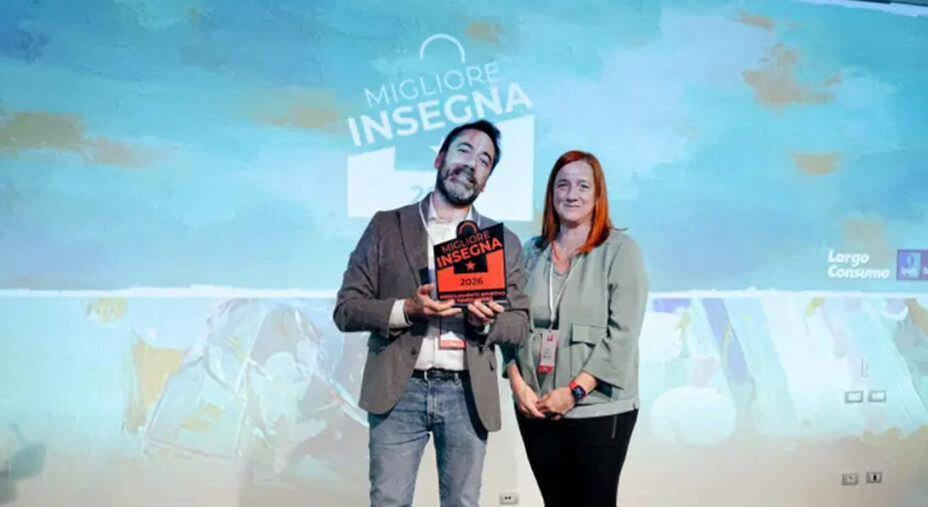 Fabrizio Mola, Business Developer di Decathlon Italia con il premio