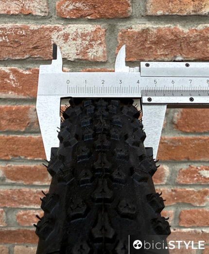 Vredestein Aventura Grezzo, il tubeless gravel che morde