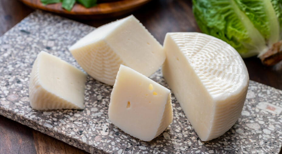 Il pecorino tuttavia può essere consumato anche fresco (depositphotos.com)