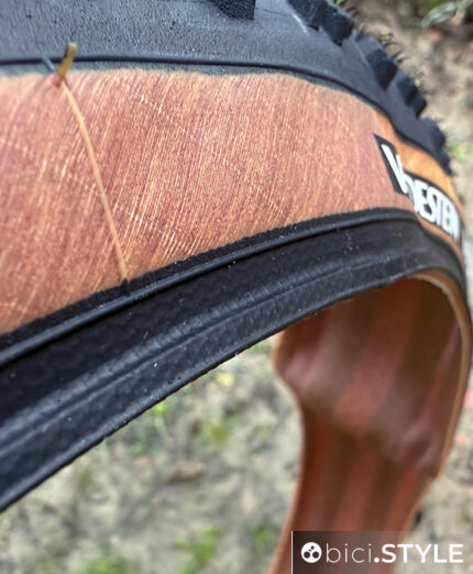 Vredestein Aventura Grezzo, il tubeless gravel che morde