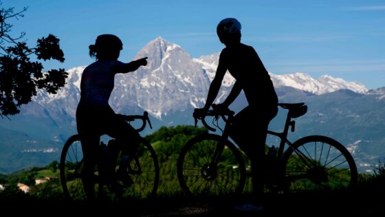 Ciclovia Appennino Teramano, ciclisti e Gran Sasso