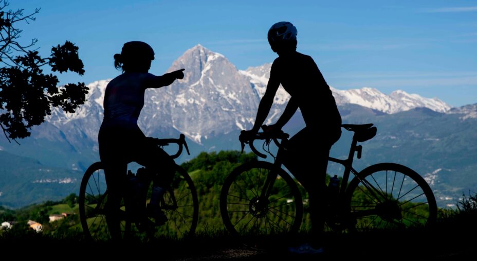 Ciclovia Appennino Teramano, ciclisti e Gran Sasso