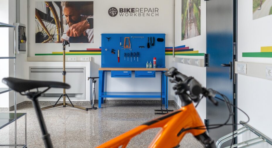 Hub Bike Hotel Gubbio, bike room