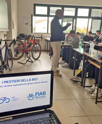 I mestieri della bici, Fiab Marsciano, classe, aula, scuola