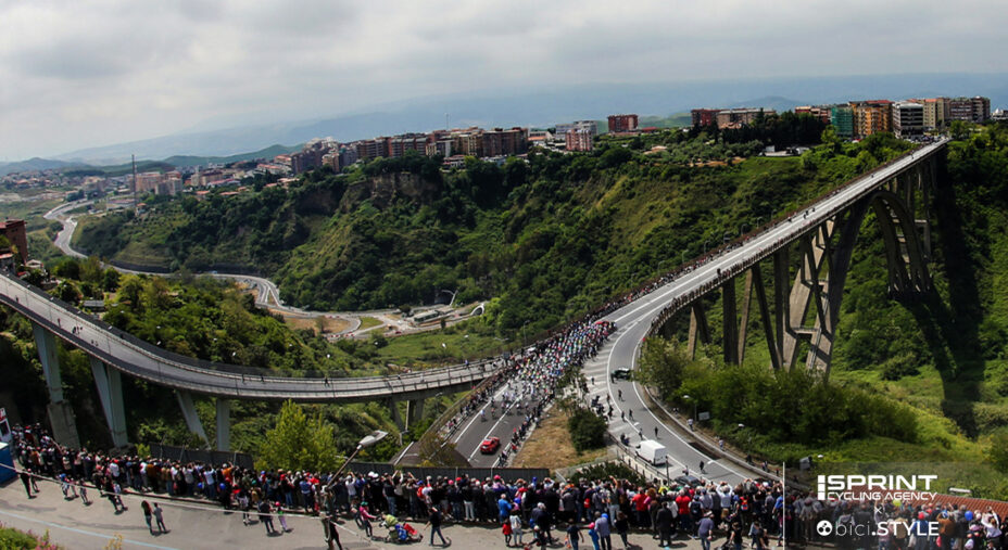 Il Giro d'Italia tornerà nel 2026, a 10 anni di distanza dalla partenza della tappa verso Praia a Mare
