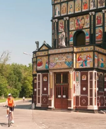 Pizzighettone è un forte richiamo monumentale, qui i mosaici della facciata di San Pietro (foto Meteweekend)