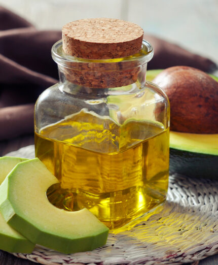 L'avocado contiene anche acido oleico, come le olive: se ne trae anche un olio essenziale (depositphotoscom)