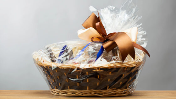 Cesto di Natale, regalo, alimentazione (depositphotos.com)