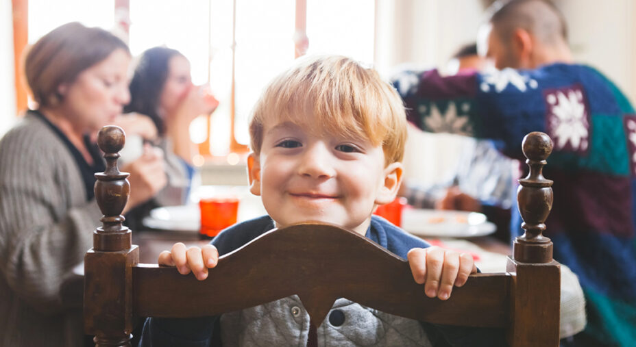 Dobbiamo avere a cuore il valore profondo della tavola e la trasmissione ai bambini delle ricette e la loro storia (depositphotos.com)