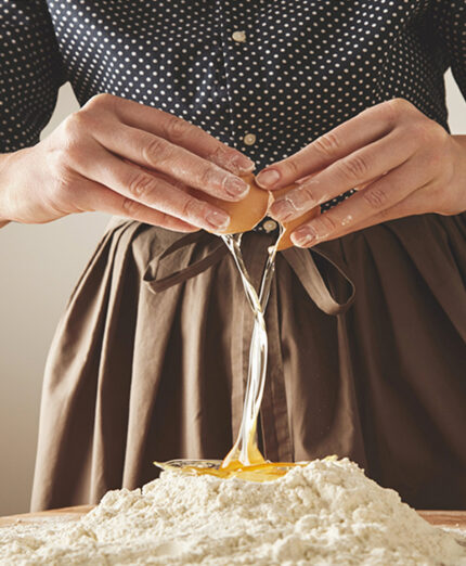 Le ricette dei contadini, come la pasta all'uovo, realizzavano piatti preziosi dagli ingredienti a disposizione (depositphotos.com)